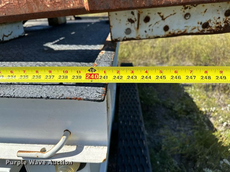 image for item NQ9417 2001 Sterling M7500  crane truck