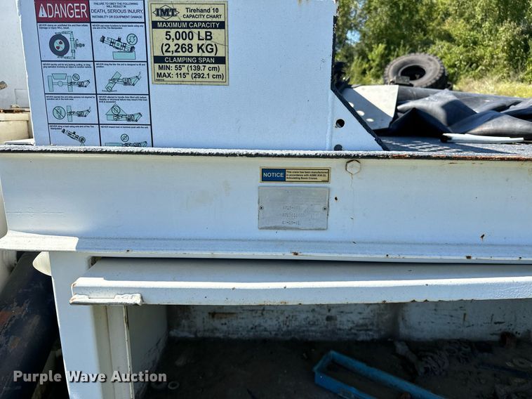 image for item NQ9417 2001 Sterling M7500  crane truck