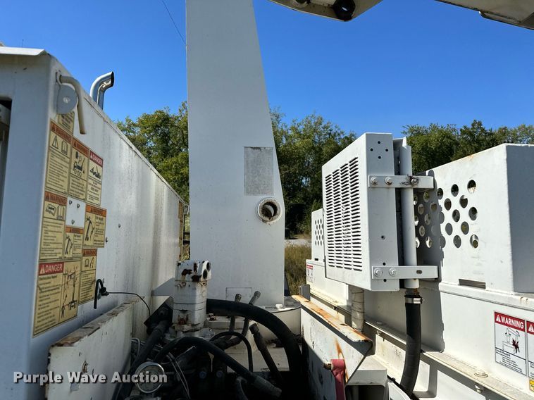 image for item NQ9417 2001 Sterling M7500  crane truck