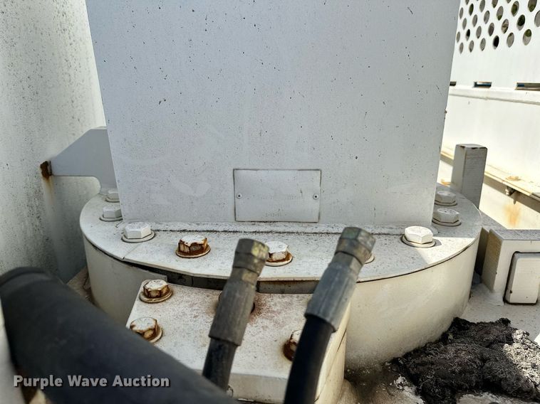 image for item NQ9417 2001 Sterling M7500  crane truck