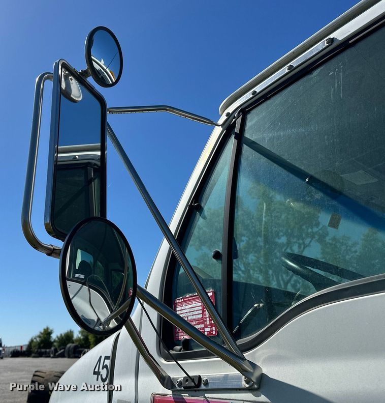 image for item NQ9417 2001 Sterling M7500  crane truck