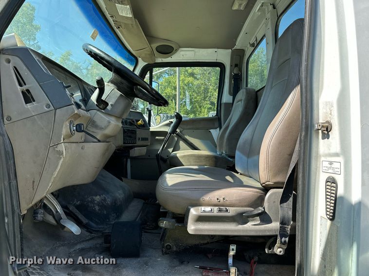 image for item NQ9417 2001 Sterling M7500  crane truck