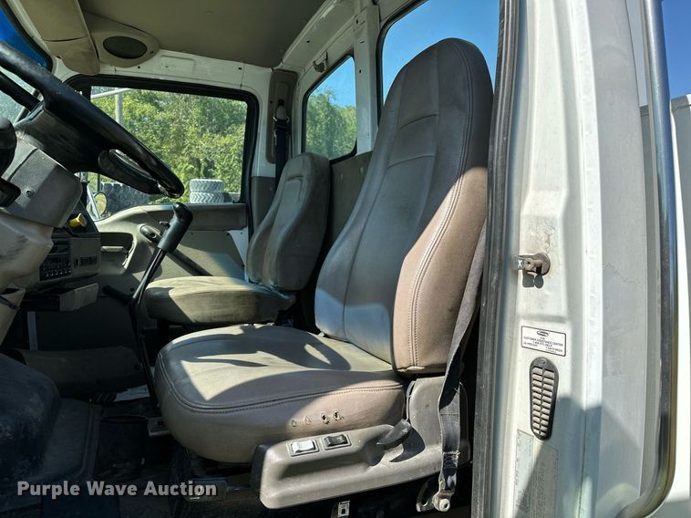 image for item NQ9417 2001 Sterling M7500  crane truck