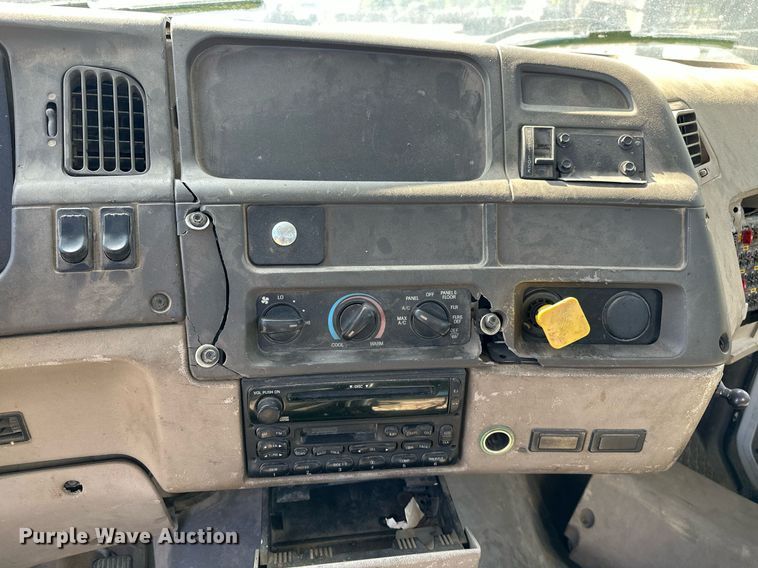 image for item NQ9417 2001 Sterling M7500  crane truck