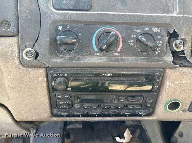 image for item NQ9417 2001 Sterling M7500  crane truck