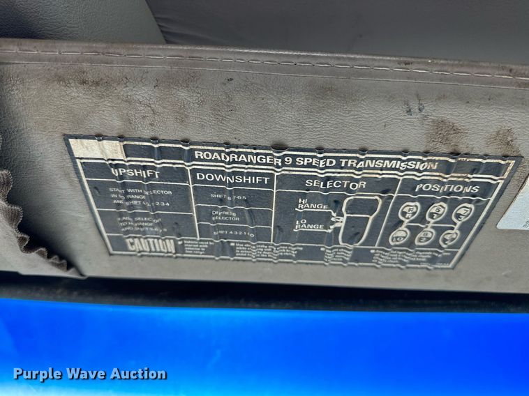 image for item NQ9417 2001 Sterling M7500  crane truck