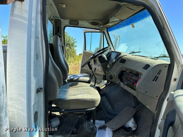 image for item NQ9417 2001 Sterling M7500  crane truck