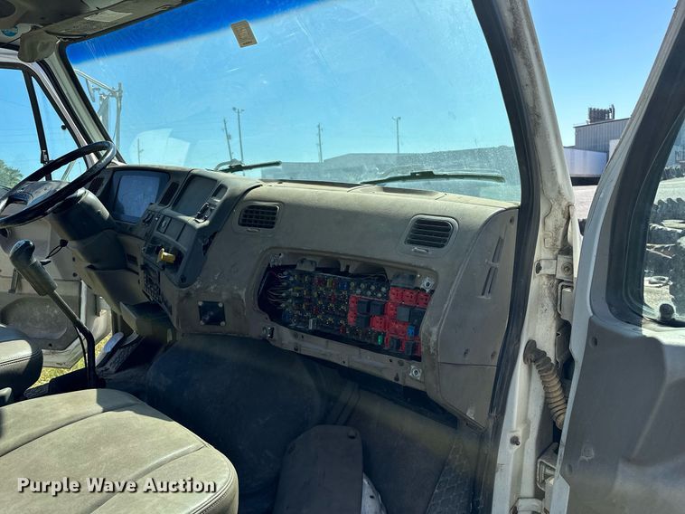 image for item NQ9417 2001 Sterling M7500  crane truck