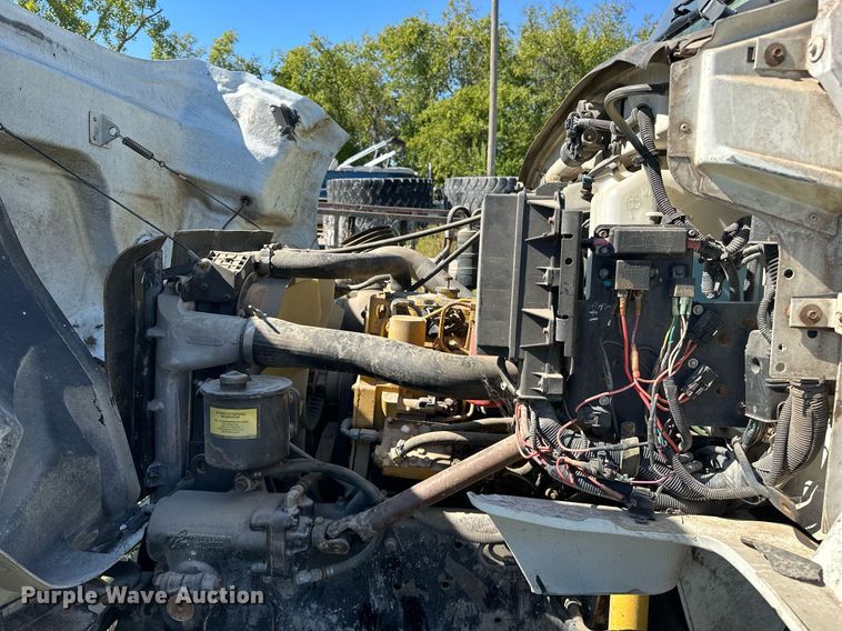 image for item NQ9417 2001 Sterling M7500  crane truck