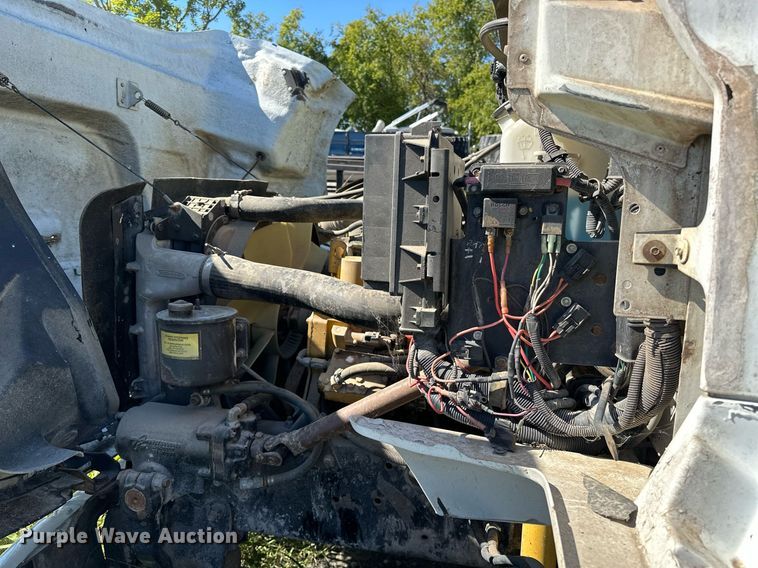 image for item NQ9417 2001 Sterling M7500  crane truck