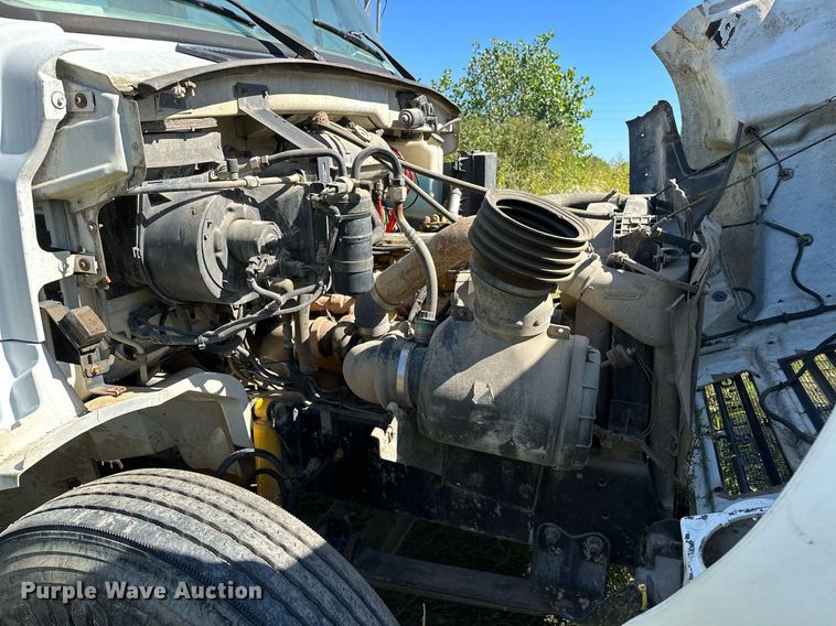 image for item NQ9417 2001 Sterling M7500  crane truck