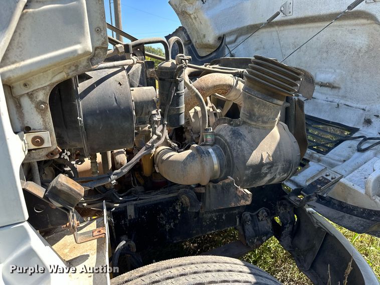 image for item NQ9417 2001 Sterling M7500  crane truck