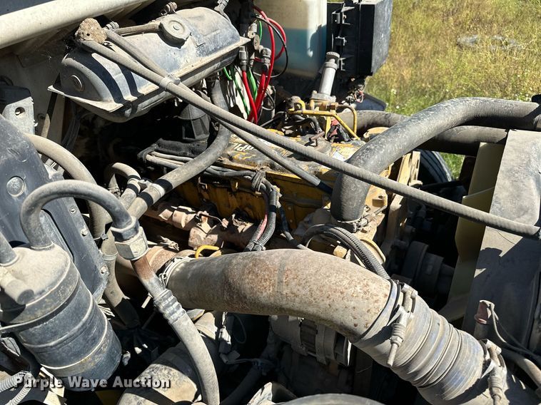 image for item NQ9417 2001 Sterling M7500  crane truck