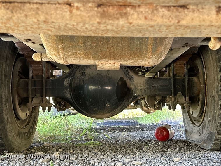 image for item NQ9417 2001 Sterling M7500  crane truck