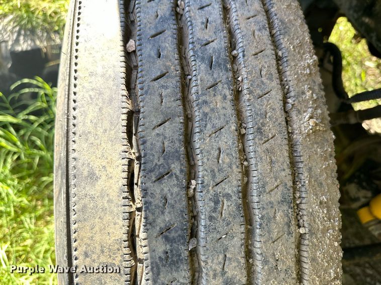 image for item NQ9417 2001 Sterling M7500  crane truck