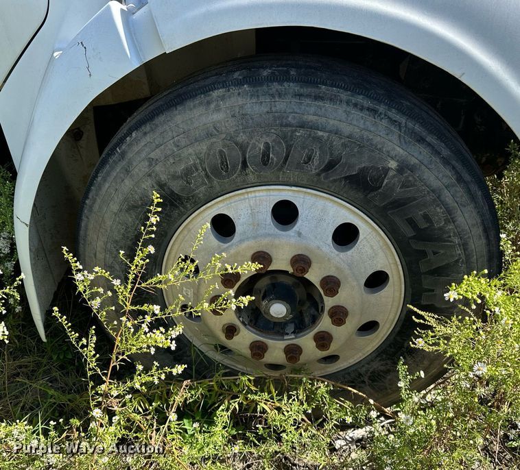 image for item NQ9417 2001 Sterling M7500  crane truck