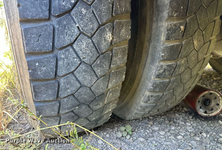 image for item NQ9417 2001 Sterling M7500  crane truck