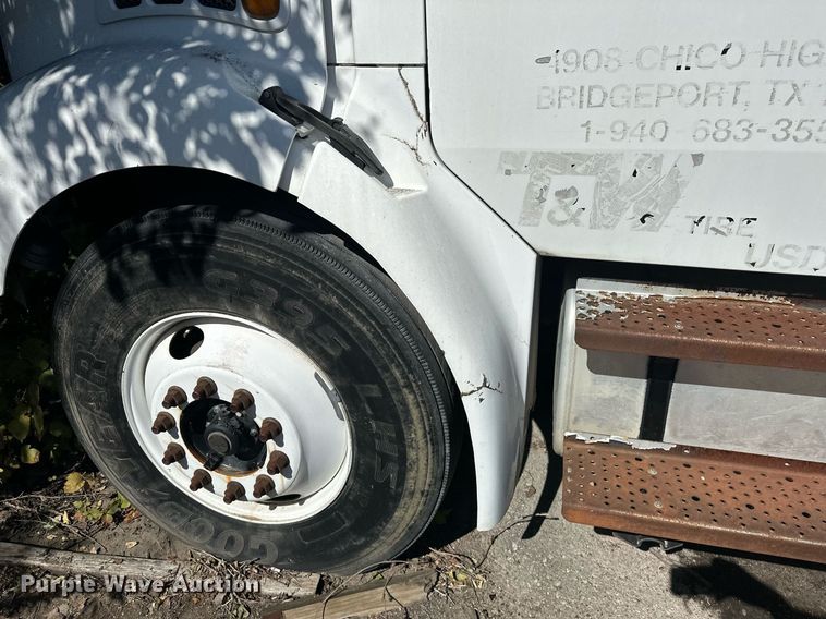 image for item NQ9418 2007 Sterling Acterra  crane truck