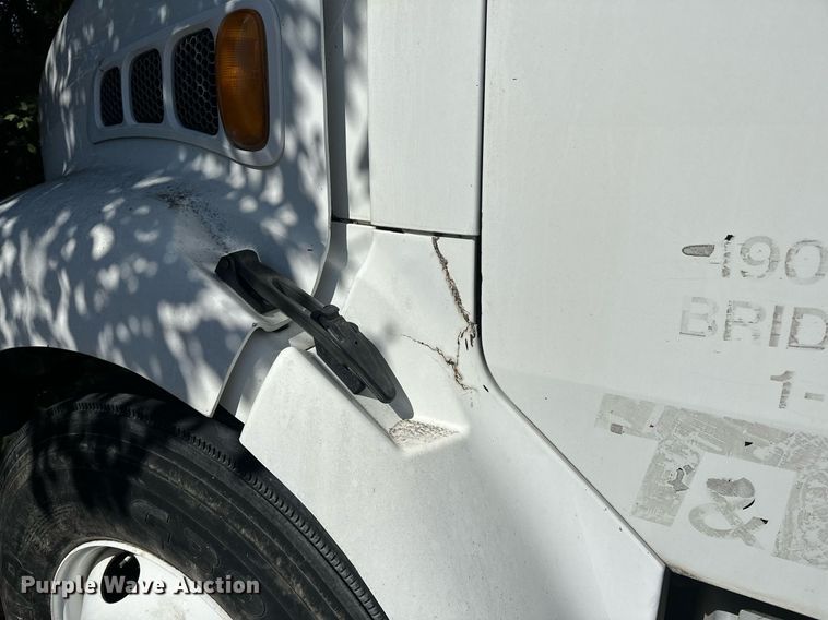 image for item NQ9418 2007 Sterling Acterra  crane truck