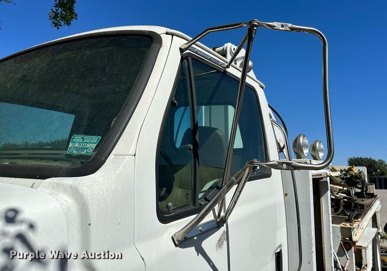 image for item NQ9418 2007 Sterling Acterra  crane truck