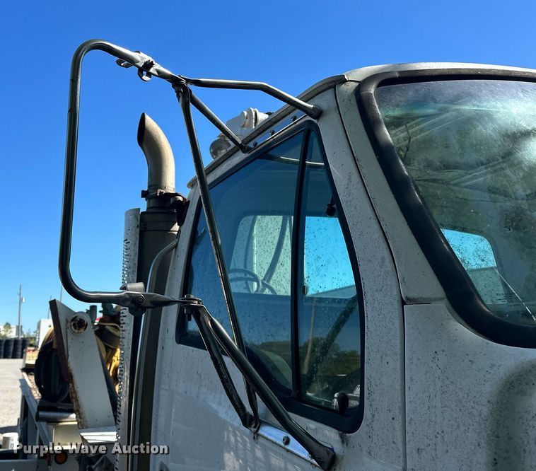 image for item NQ9418 2007 Sterling Acterra  crane truck