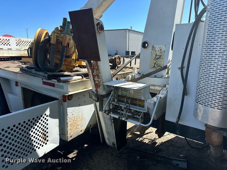 image for item NQ9418 2007 Sterling Acterra  crane truck