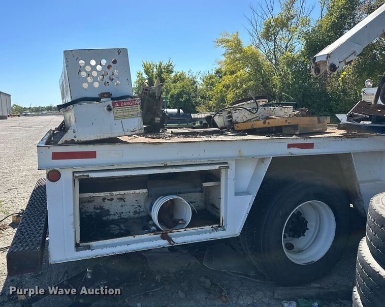 image for item NQ9418 2007 Sterling Acterra  crane truck