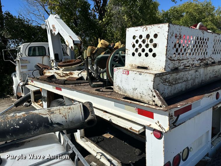 image for item NQ9418 2007 Sterling Acterra  crane truck