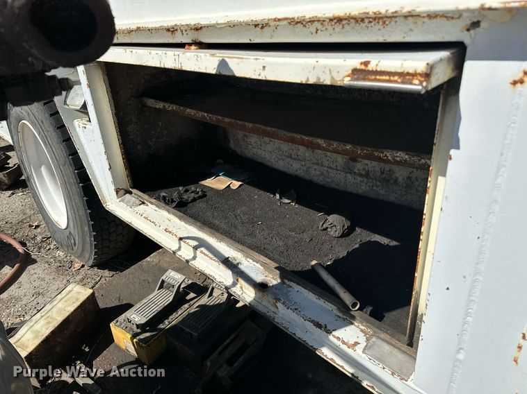 image for item NQ9418 2007 Sterling Acterra  crane truck