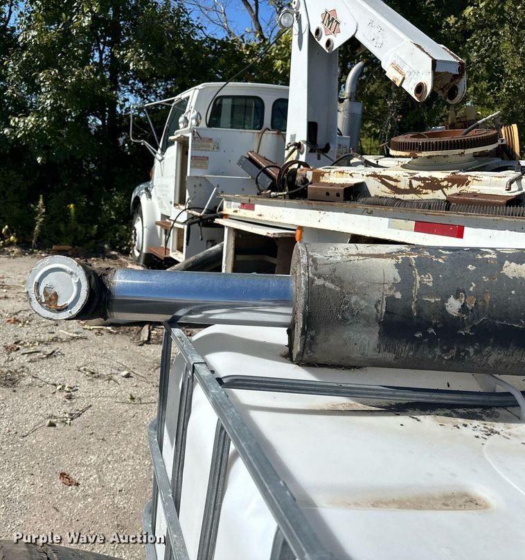 image for item NQ9418 2007 Sterling Acterra  crane truck