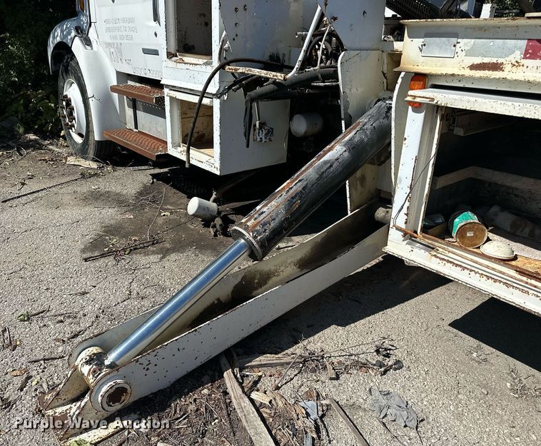 image for item NQ9418 2007 Sterling Acterra  crane truck