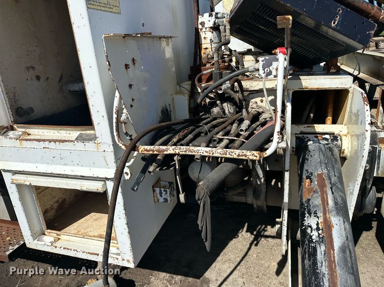 image for item NQ9418 2007 Sterling Acterra  crane truck