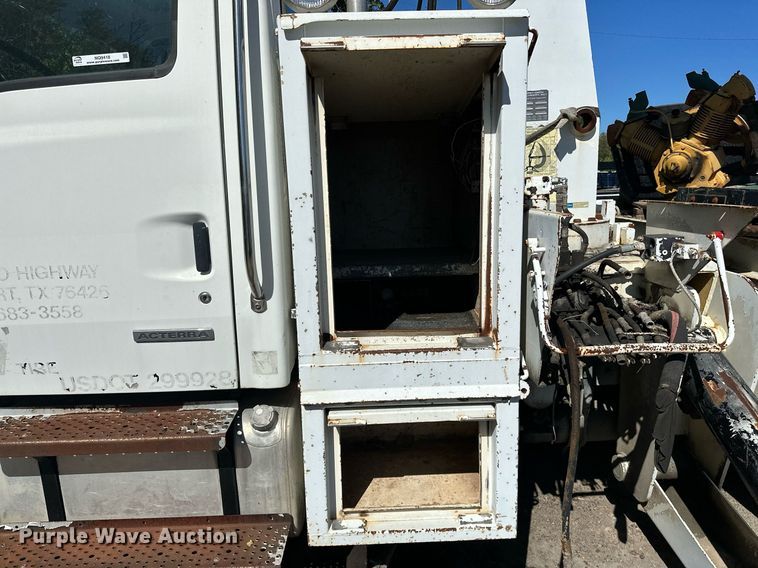 image for item NQ9418 2007 Sterling Acterra  crane truck