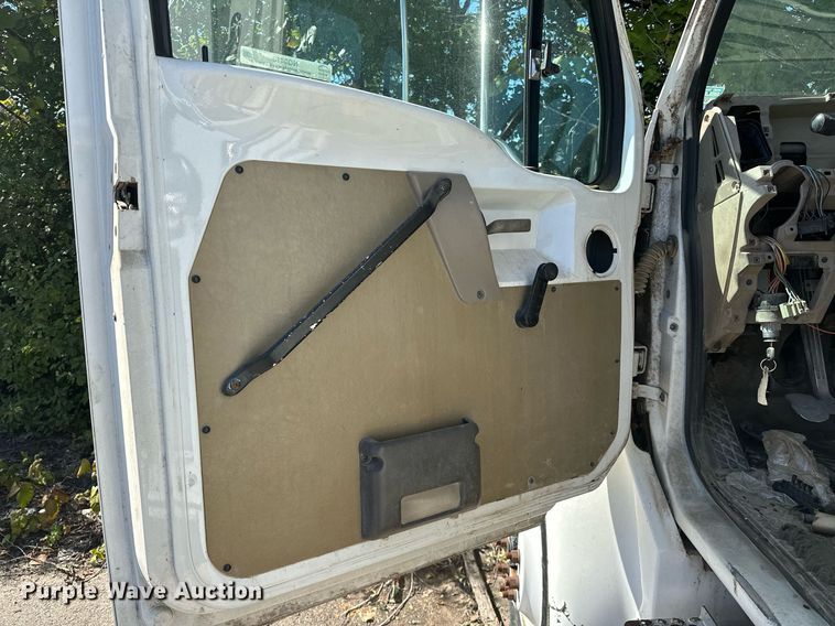 image for item NQ9418 2007 Sterling Acterra  crane truck