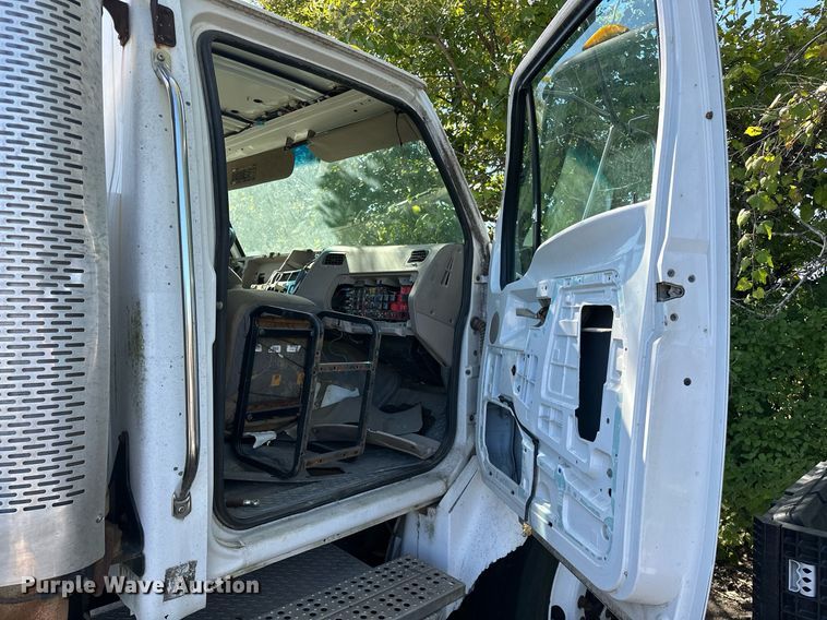 image for item NQ9418 2007 Sterling Acterra  crane truck