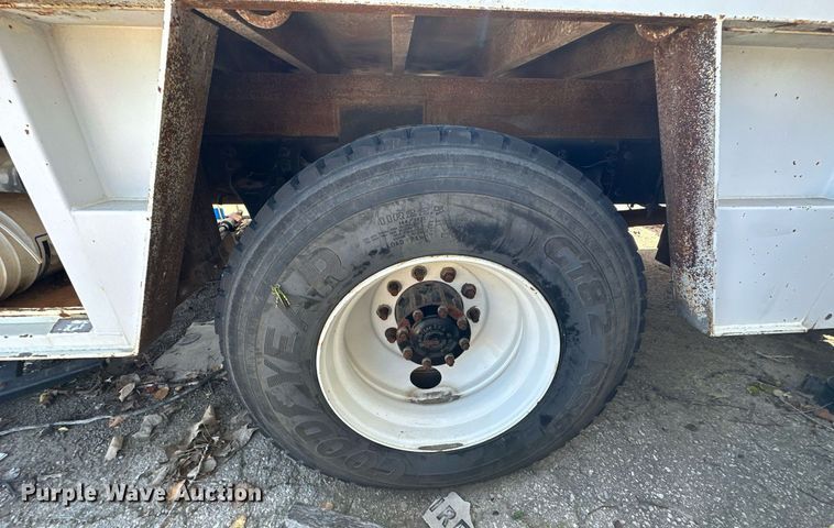 image for item NQ9418 2007 Sterling Acterra  crane truck