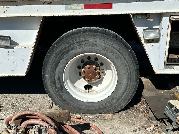 image for item NQ9418 2007 Sterling Acterra  crane truck