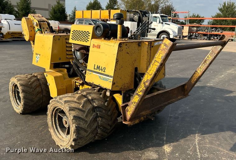 image for item NQ9891 2002 Vermeer LM42  cable plow