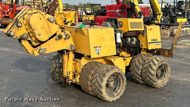 image for item NQ9891 2002 Vermeer LM42  cable plow