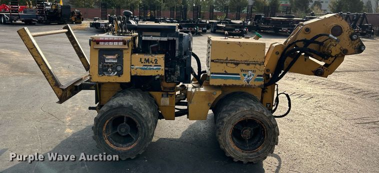 image for item NQ9891 2002 Vermeer LM42  cable plow