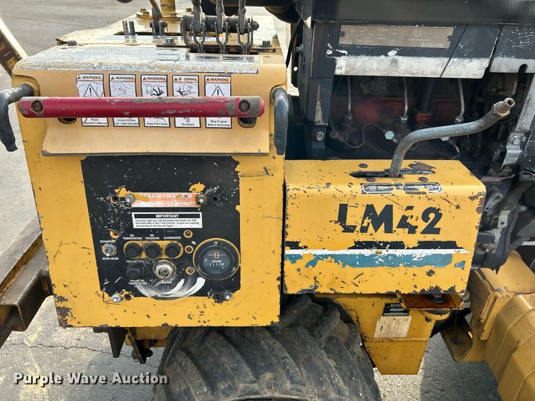 image for item NQ9891 2002 Vermeer LM42  cable plow