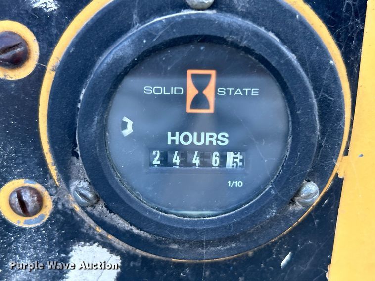 image for item NQ9891 2002 Vermeer LM42  cable plow