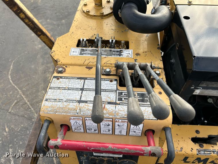 image for item NQ9891 2002 Vermeer LM42  cable plow