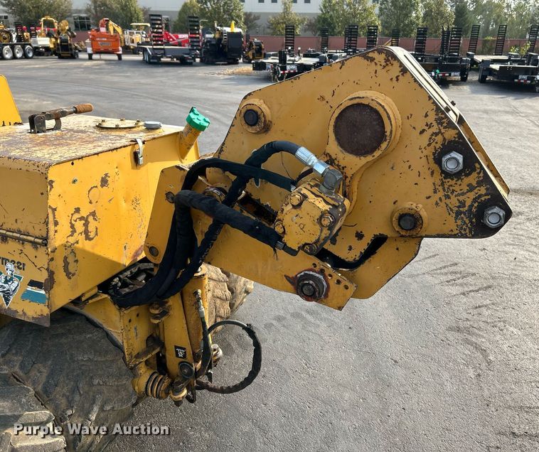 image for item NQ9891 2002 Vermeer LM42  cable plow