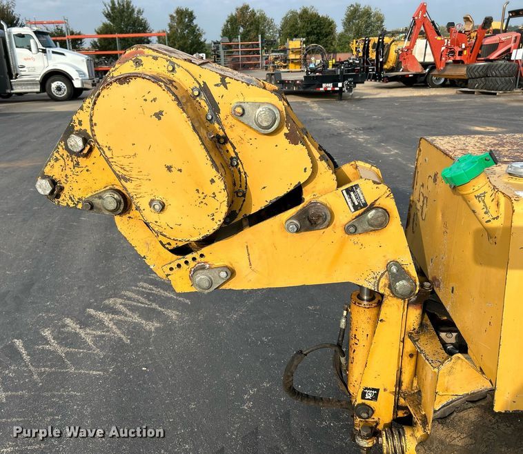 image for item NQ9891 2002 Vermeer LM42  cable plow