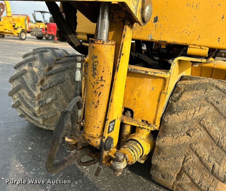 image for item NQ9891 2002 Vermeer LM42  cable plow