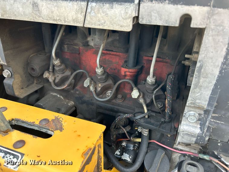 image for item NQ9891 2002 Vermeer LM42  cable plow