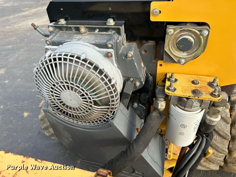 image for item NQ9891 2002 Vermeer LM42  cable plow