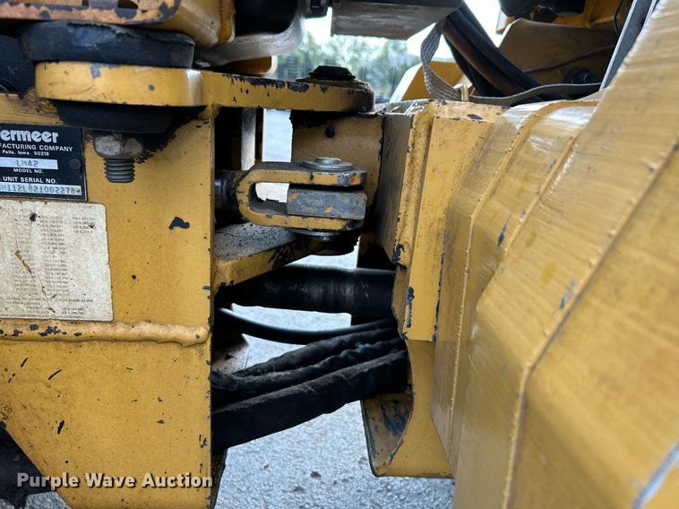 image for item NQ9891 2002 Vermeer LM42  cable plow