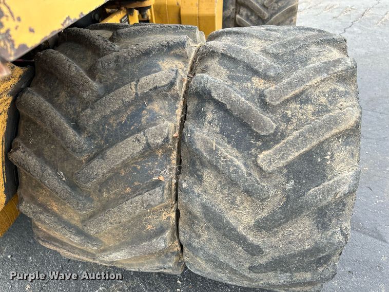 image for item NQ9891 2002 Vermeer LM42  cable plow